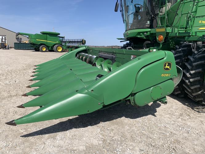 John Deere 608C