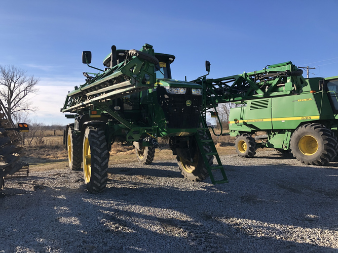 John Deere R4038