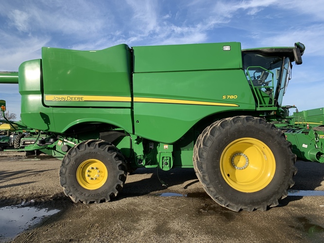 John Deere S780