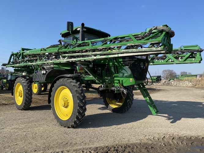 John Deere R4038