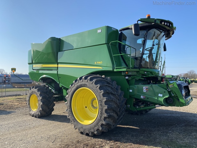 John Deere S790