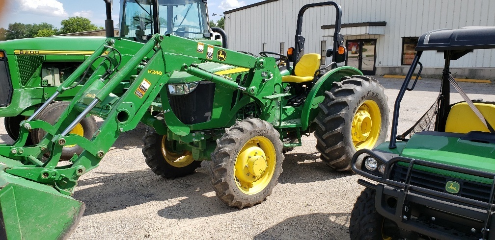 John Deere 5075E