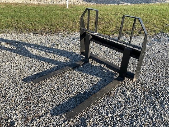 SKID STEER PALLET FORKS