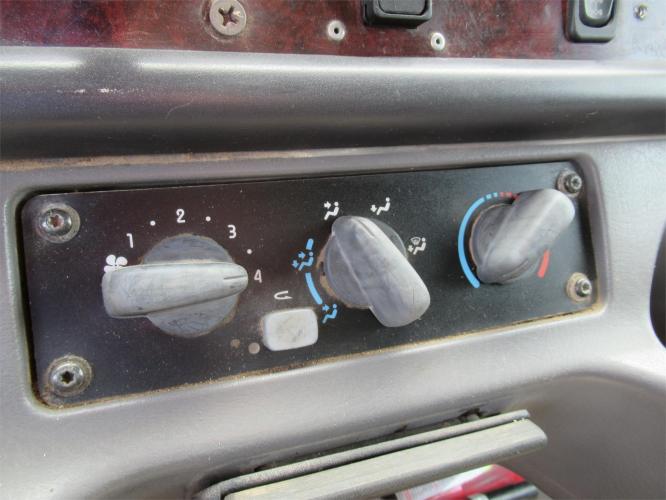 FREIGHTLINER BUSINESS CLASS M2 112