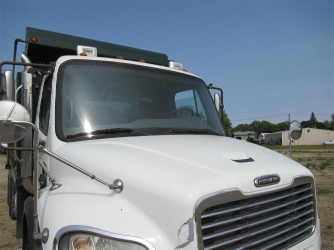 FREIGHTLINER BUSINESS CLASS M2 112