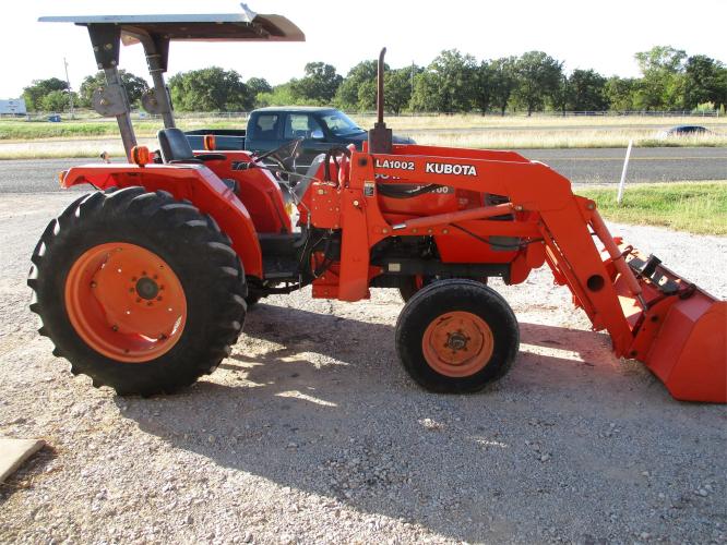 KUBOTA M5700