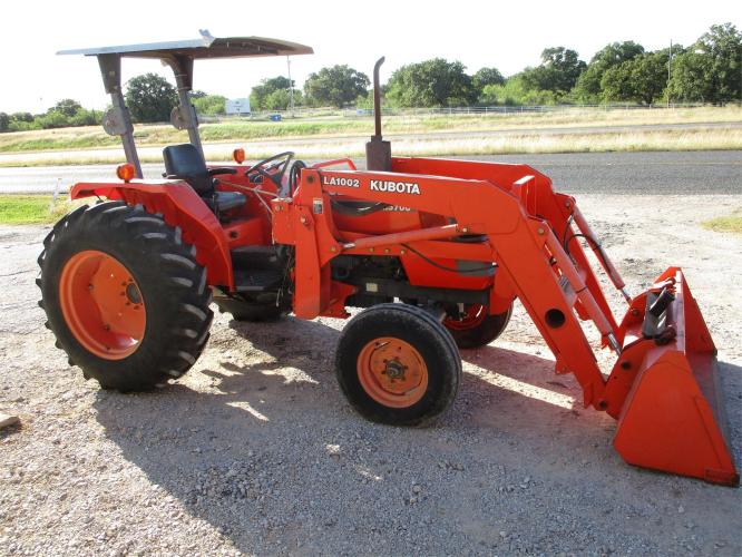 KUBOTA M5700