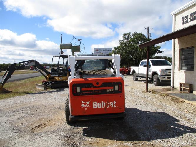 BOBCAT S590