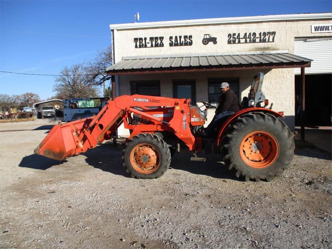 KUBOTA M9000