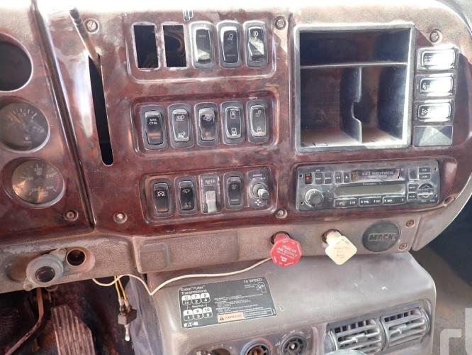 MACK CH613