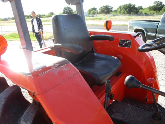 KUBOTA M5700