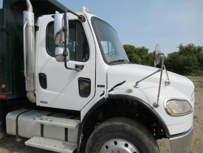 FREIGHTLINER BUSINESS CLASS M2 112