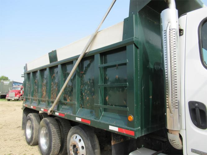 FREIGHTLINER BUSINESS CLASS M2 112