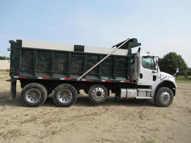 FREIGHTLINER BUSINESS CLASS M2 112