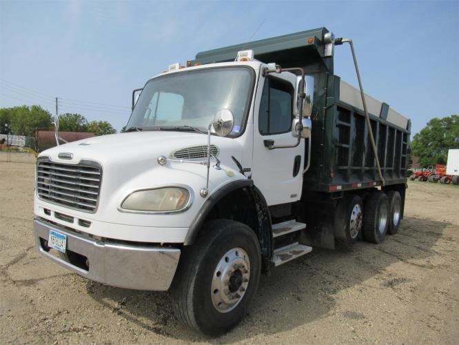 FREIGHTLINER BUSINESS CLASS M2 112