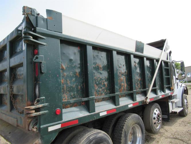FREIGHTLINER BUSINESS CLASS M2 112