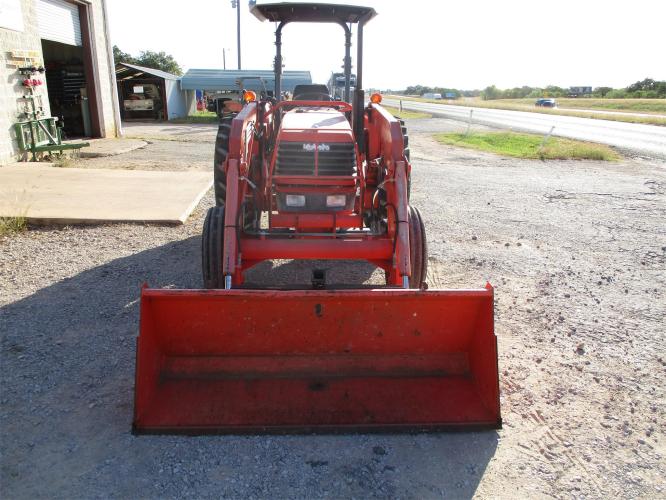 KUBOTA M5700