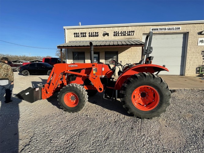 KUBOTA M7060D