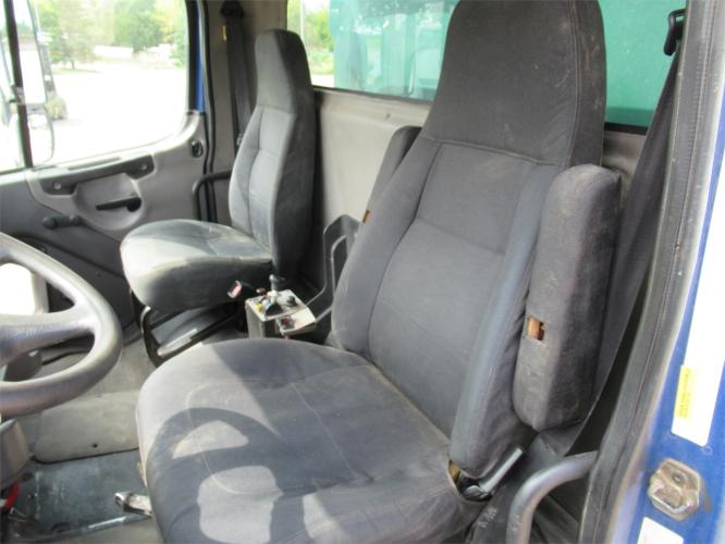 FREIGHTLINER BUSINESS CLASS M2 112