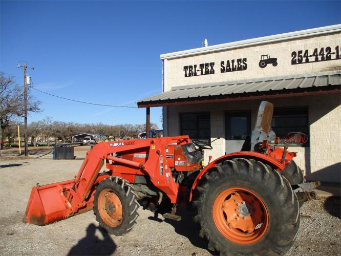 KUBOTA M9000