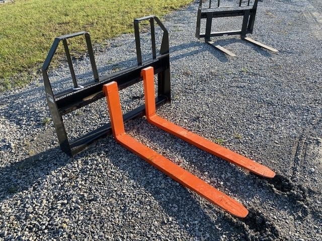 SKID STEER PALLET FORKS